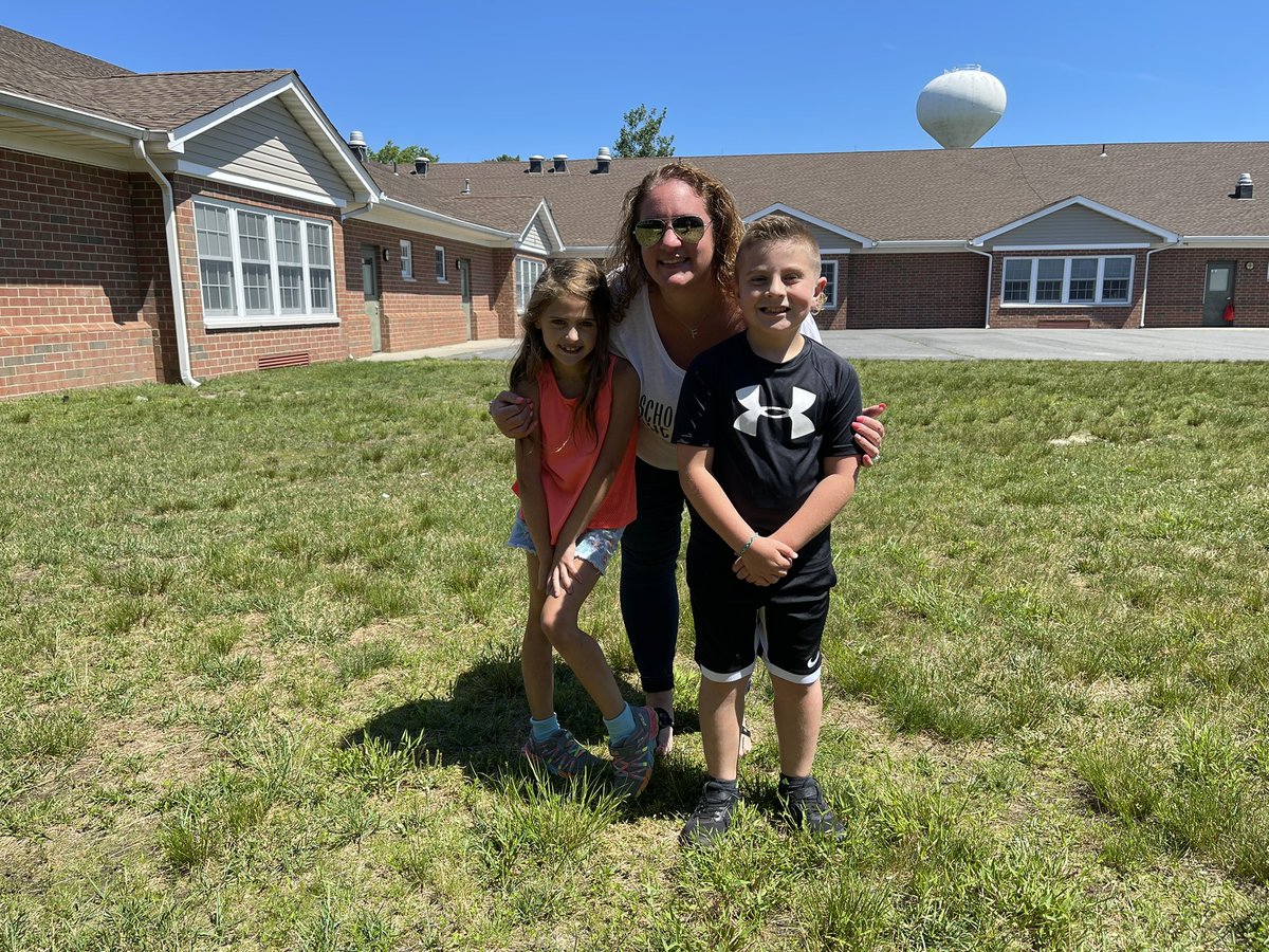 MrsBamEducator's tweet photo. What a year it has been. I had such and amazing experience teaching these fabulous kids. So thankful to work for @StaffordTwpEd and with an amazing group of people at Ocean Acres especially @miss_prestera. Happy Summer Everyone! @OAPrincipal @dytreboe @STSD_SpEd_PLC https://t.co/dfJ4mCP6Tt