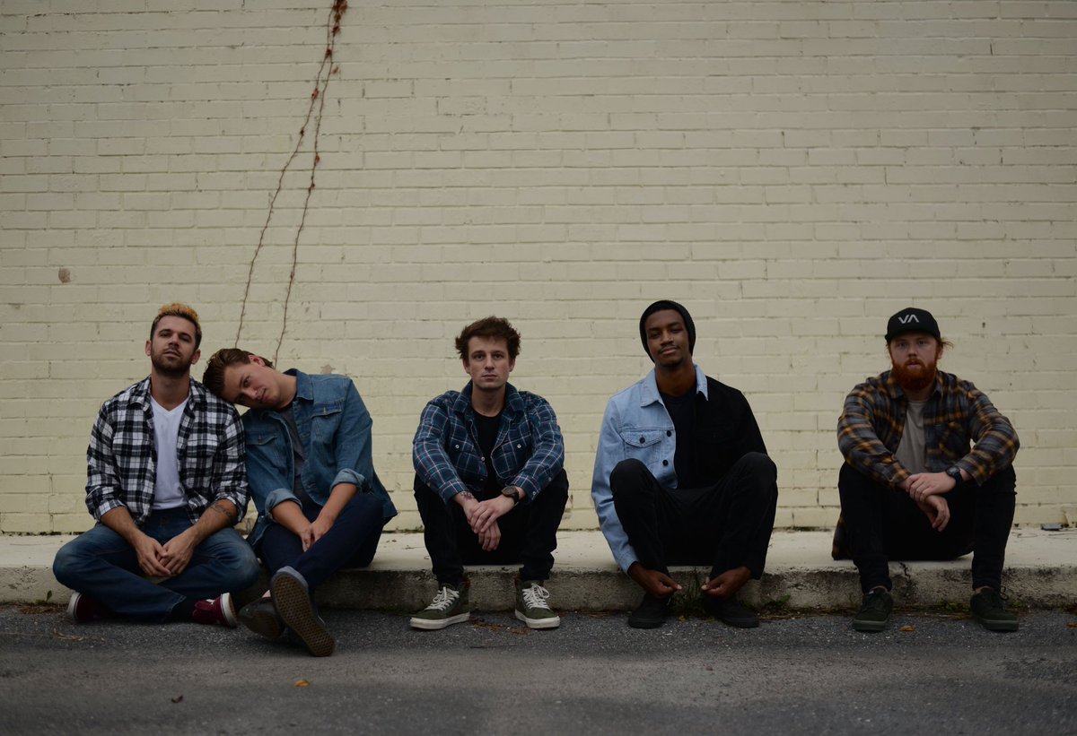 AtFaceValueMD's tweet image. Playing for the first time in a long time in DC at Pie Shop with Dear Spring, @goalkeeperband, and @haasbandva on 9/11! Bring your dancing shoes and an empty stomach 🥧