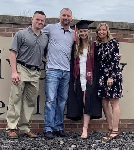 sfdlocal37's tweet photo. We are a little bit late posting this. But we want to congratulate all of the graduates throughout @Springfield_IL and the surrounding communities. Some of our members are pictured below with their children who graduated high school or college. #Congratulations #graduation2021 https://t.co/YNrRFLABZr