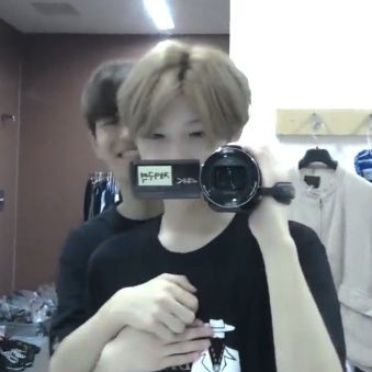 VLIXBLOG's tweet image. photographers #V • #Felix • #뷔 • #필릭스