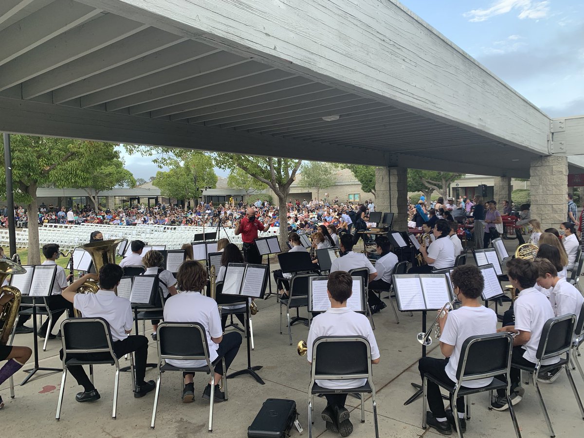 Congratulations to our 8th grade Bobcats! It was great to see so many at our in person ceremony today! 🎉🎉❤️🐾🖤🎉🎉