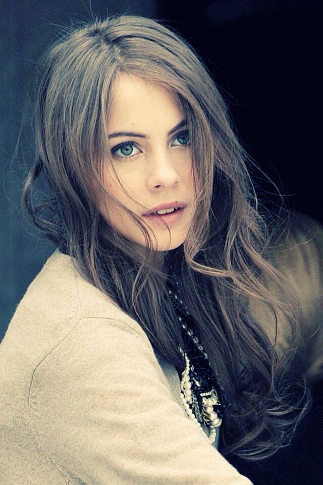 Happy Birthday to Willa Holland who turns 30 today! 