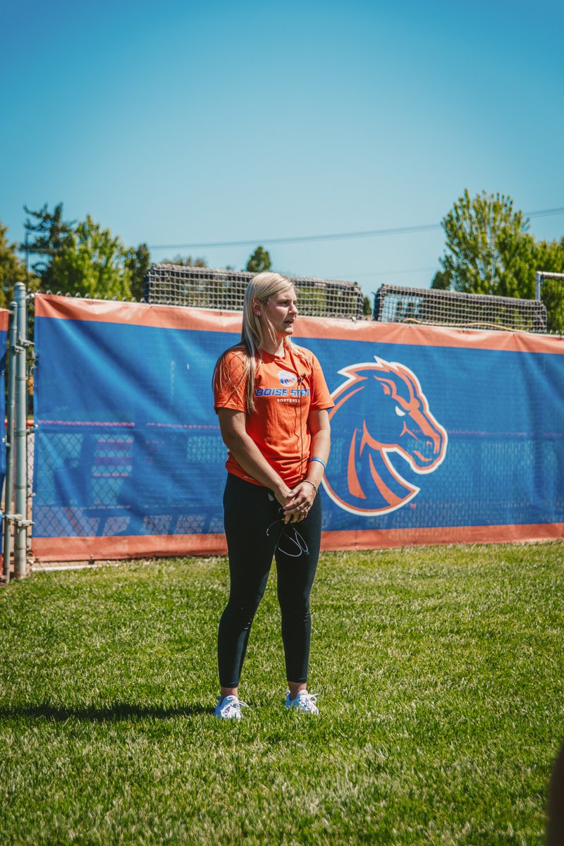 First press conference ✅
Ready to get started ✅

Excited to welcome <a href="/JustinShults33/">Justin Shults</a> to the Bronco Family! 

#BleedBlue #WhatsNext