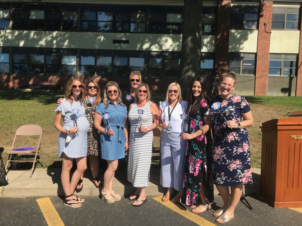 lindsaycicchino's tweet photo. As my stint in 4th grade comes to an end, I can honestly say I would’ve been straight up drowning without these women. Whether resources, food, advice, tears, or laughs…it has been an absolute honor and pleasure to survive this year with y’all 💕@MHTSD_Folwell @MHTSD_DRAGONS https://t.co/upHF7Vnreo