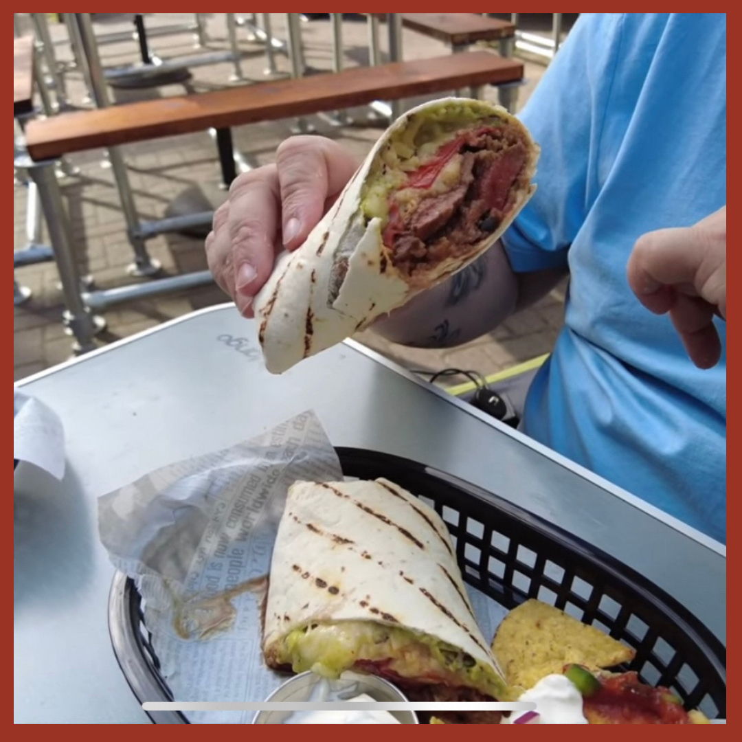 EverybodysSoc's tweet photo. 👀 CHECK OUT OUR VISIT FROM RATE MY TAKEAWAY! 👀 

🌯 burrito, halloumi and Sticky toffee pudding 🤤 

https://t.co/hNBlgX0xEu 

#ratemytakeaway #everybodys #guiseley #burrito #halloumi #awholelotofyum #youtuber https://t.co/iRpU0XjQHh