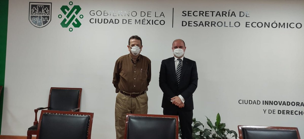 SedecoCDMX's tweet photo. Nuestro Secretario @FadlalaAkabani
Se reunió con la @ofecpmx, con quienes se están implementando mecanismos para fortalecer a las empresas familiares y #MiPYMES para generar empleos a través de la #economiacircular. https://t.co/PqHWUT34p2