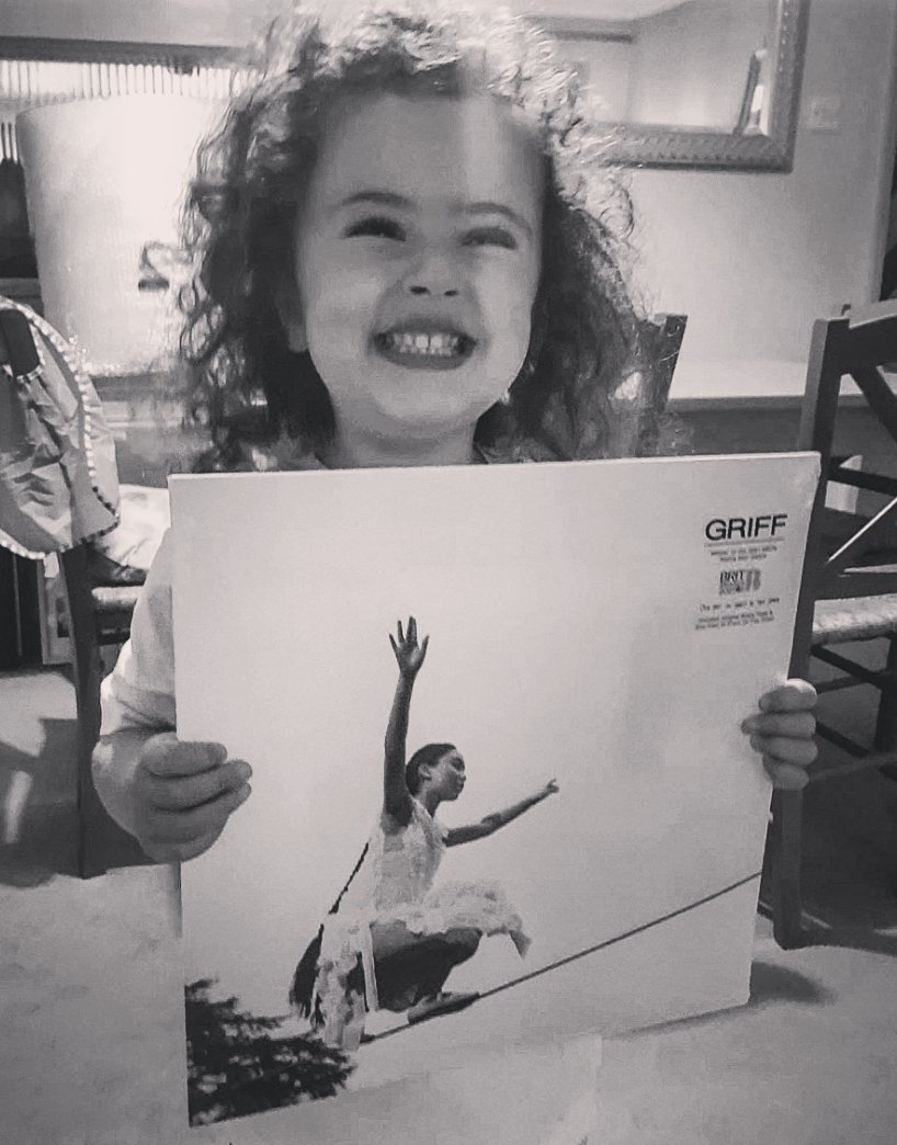 🎼Someone is very happy with their @wiffygriffy record!🎼

Thank you @hmvtweets!

#OneFootInFrontOfTheOther