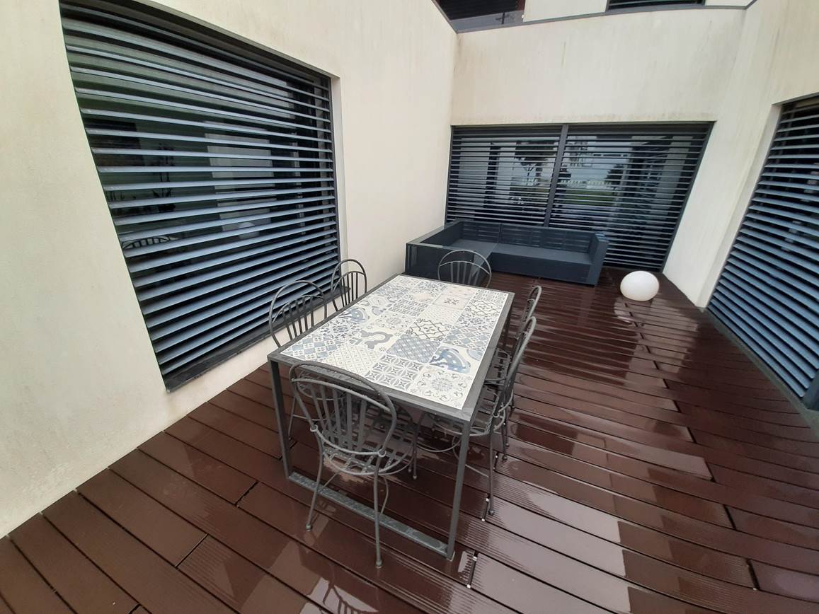 FustaiFerro's tweet photo. Fin de semana con lluvia. Desde Portugal recibimos esta foto que nos envía nuestro cliente con su nueva terraza. Obrigada!
Mesa formentera: https://t.co/52PfBHCkV4
Silla Ibiza: https://t.co/Njo1q9zYXV
#fustaiferro #fabricadoenespaña #mueblesmetalicos #terraza #interiordesign https://t.co/PQTEot7kGQ