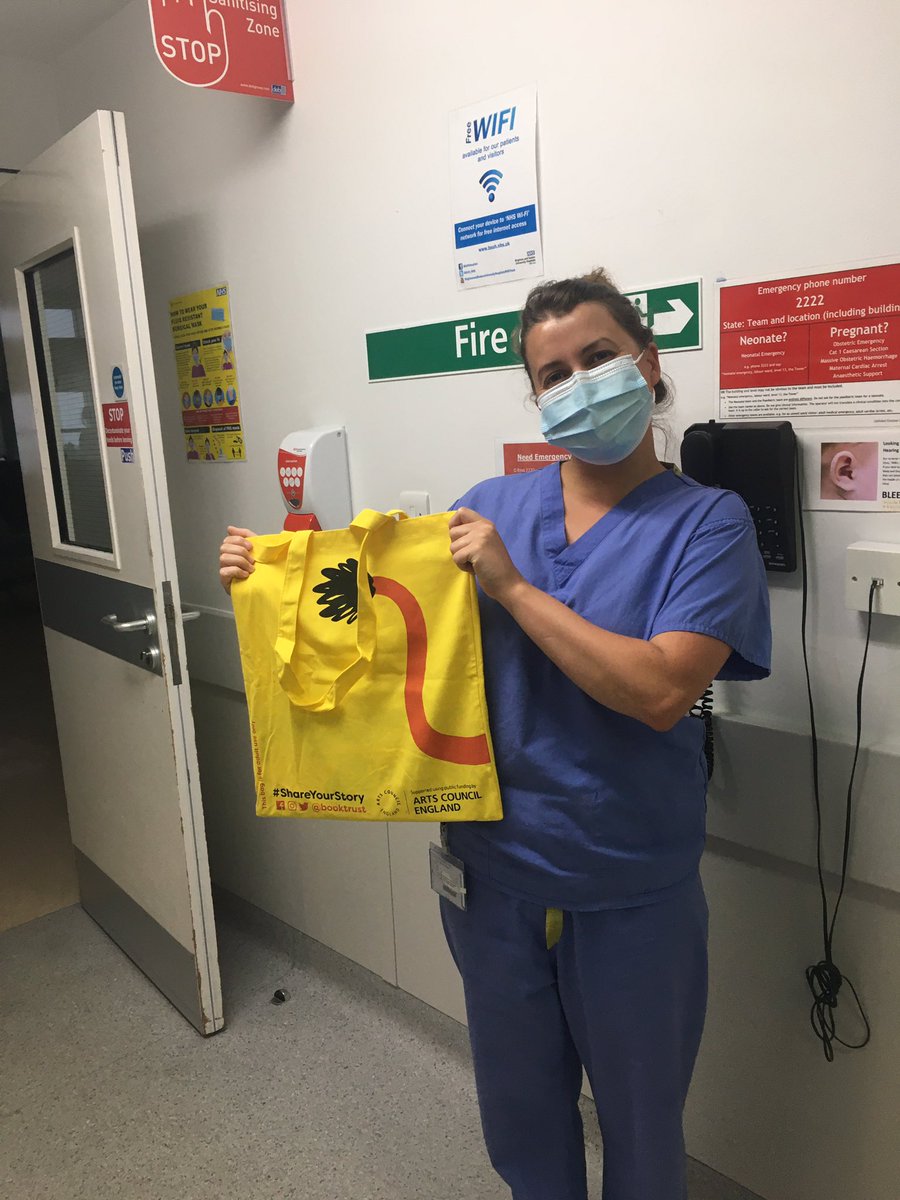 Finishing our #neonatalslt takeover week by giving a book start pack with infant friendly books and leaflet to all our scbu families. #babycommuncationawarenessweek #nicu #scbu <a href="/TheAlexBrighton/">Royal Alexandra Children's Hospital 💙</a> <a href="/BrazeltonUK/">Brazelton Centre UK</a> #itslikechristmas