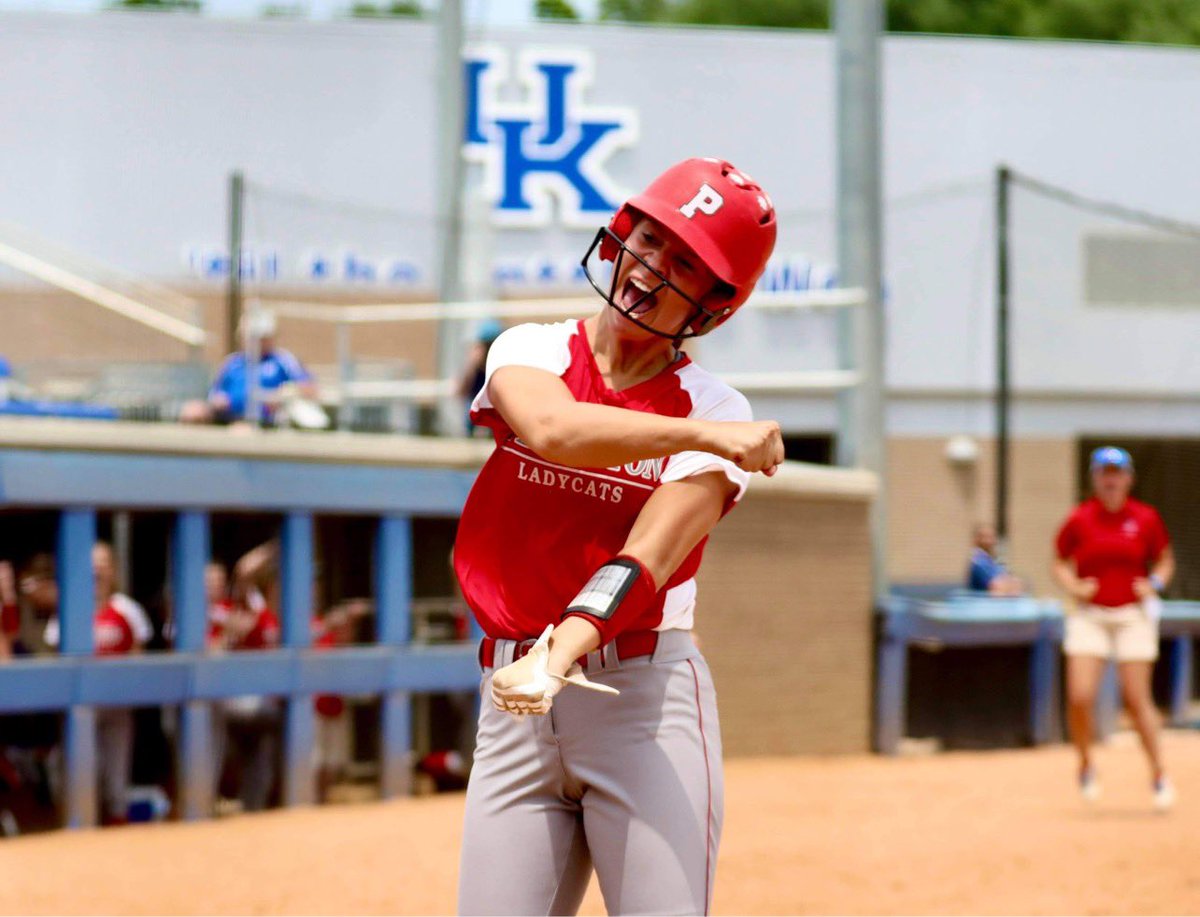 When it’s Friday and you’re playing in the state tournament. 

We like the vibe.

<a href="/LesNicholson/">LesNicholsonPhotog</a> 
khsaaphotos.org

#khssb