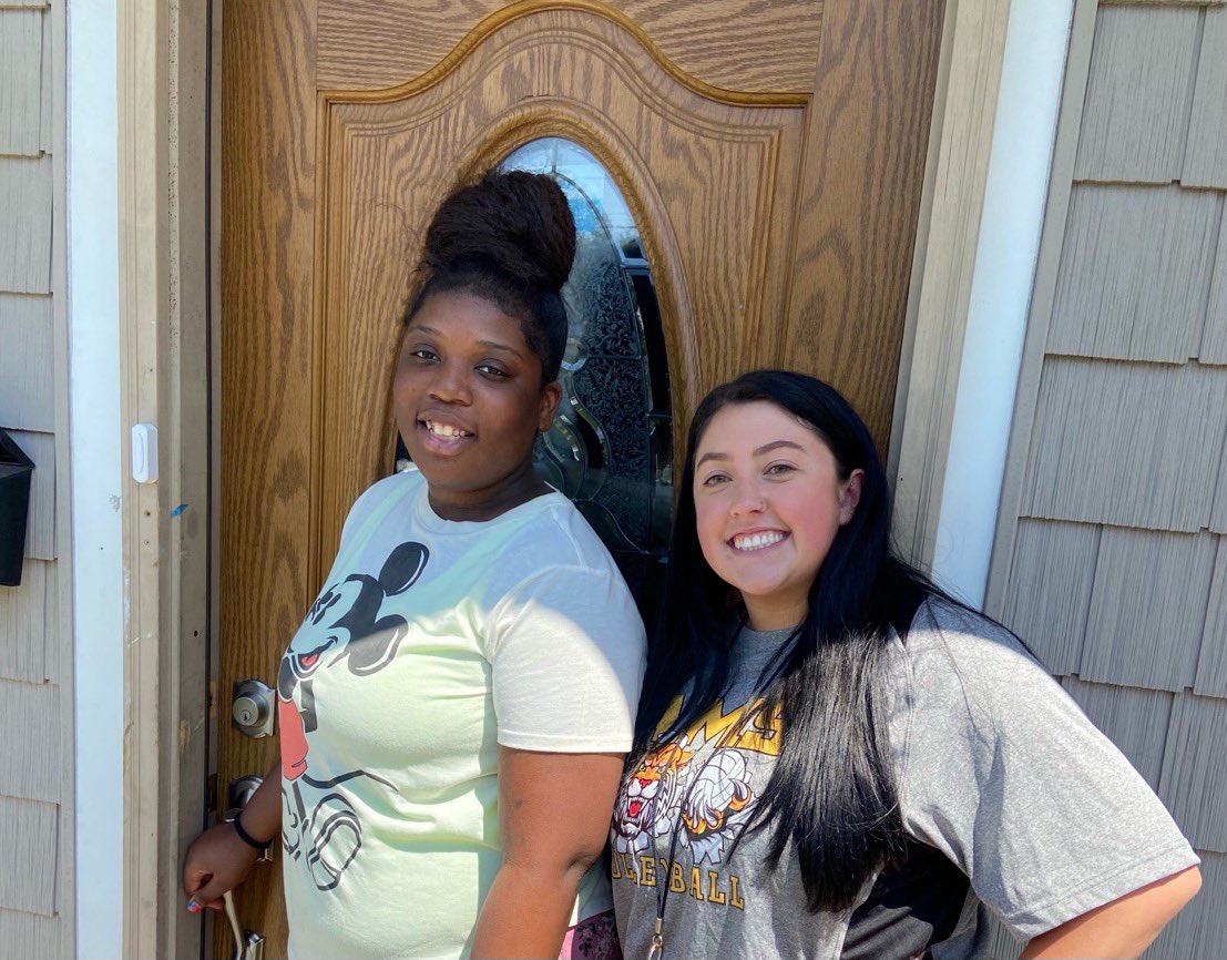 My Keysha 😍🖤💛 so happy I got to meet my 8th grade math all star! And a special thanks <a href="/MrsJ_Dubs/">J. Winhold</a> for the picture 😉 <a href="/avenelmiddle/">Avenel Middle School</a>