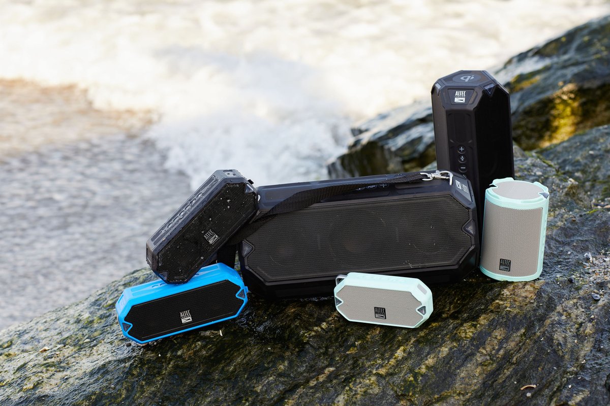 AltecLansing's tweet photo. Gift Dad the speaker that is as strong as he is! In surf and sand the Hydra speakers never quit. Shop now @Walmart 💪#AltecSummer #AltecDads #HydraLine #FathersDay https://t.co/ggVxa5IJfX