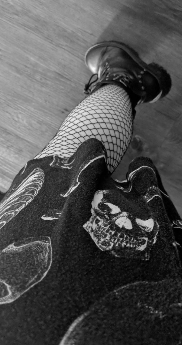 Spookymegs666's tweet photo. A dress, combat boots and fishnet πͺπͺπ€ #HorrorCommunity #Mutantfam #Spookymom #Gothmom https://t.co/UBKR8MROJA