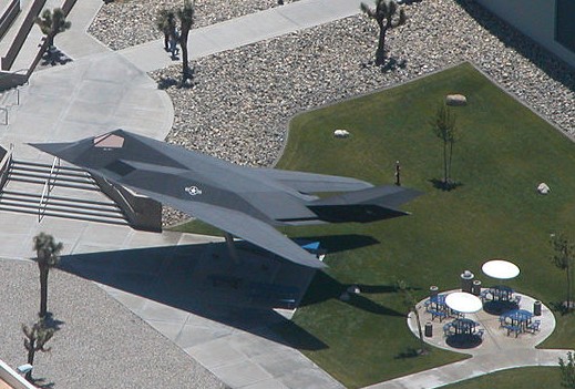 Task_Force23's tweet photo. Eating lunch under this beauty today
Fun fact: This aircraft actually has 2 left wings
I guess they had a spare one and thought it would be easier to flip it over and attach it to the right side when rebuilding it
#nighthawk40 https://t.co/GxQsEBNyB2