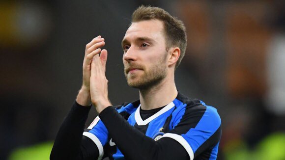 Inter_Goleador's tweet photo. 🚨SITUACIÓN ERIKSEN:

El jugador danés será operado, y se le instalará un dispositivo que la Serie A, no permite por sus protocolos sanitarios, Eriksen deberá buscar Club si es que continúa su hermosa carrera, sin duda una baja que afecta la ilusión de los hinchas interistas🥺❤️ https://t.co/H2wOZk8gp8
