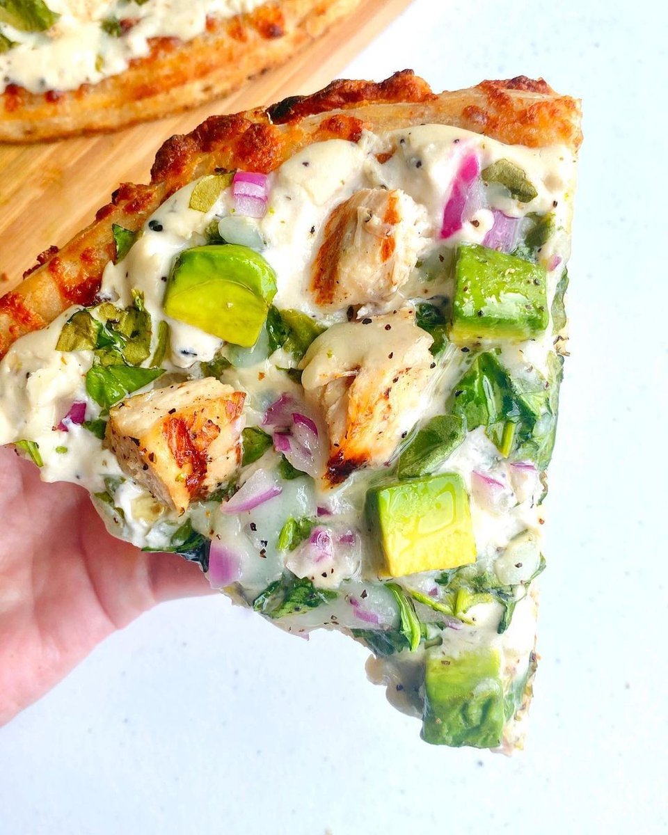 igketorecipes's tweet photo. AVOCADO &amp; GRILLED GARLIC RANCH CHICKEN PIZZA 🥑🍃 #lowcarbfoodcourt #keto #ketodiet #ketofood #ketomeals #ketorecipes #ketosalad #ketoideas #lunchideas #ketolunch https://t.co/r1dUXap4hO