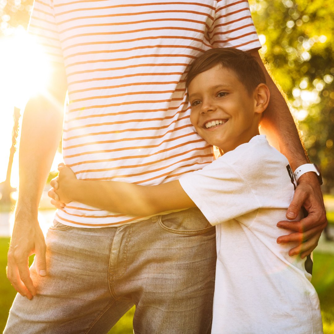 OneNeighborUSA's tweet photo. Looking for a great Father's Day gift? Sign him up for OneNeighbor and give him the week, month or summer off from lawn mowing! You'll be sure to be his favorite. 

#fathersday #fathersdaygiftideas #fathersdaygifts #favoritekid #lawnmowing #lawncarelife https://t.co/nYe4T1uRc7