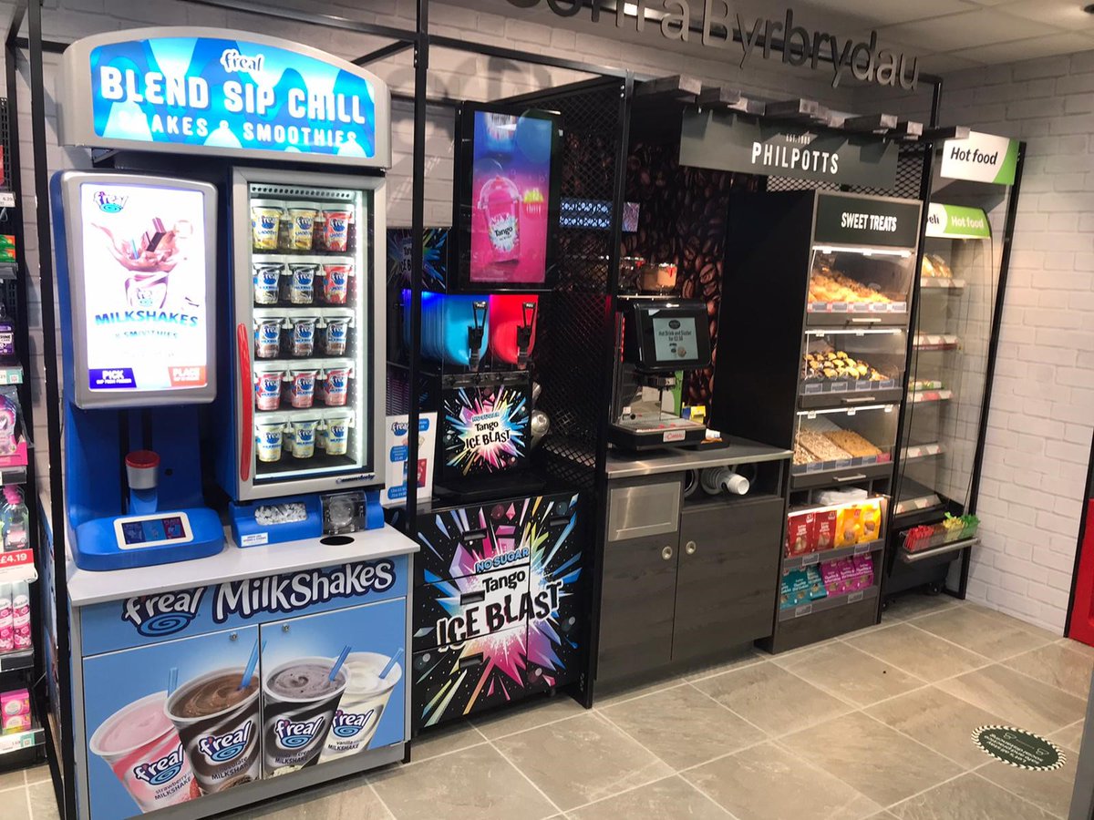 A few snapshots of <a href="/BlakemoreRetail/">Blakemore Retail</a>’s store relaunch in #Bala, Gwynedd. Looking fantastic with a new #SPAR Market fascia, hot food counter, food dispensers, milkshake and slush machines, <a href="/PhilpottsLtd/">Philpotts</a> coffee and lots of local produce! 

#newstore #communitystore #supportlocal