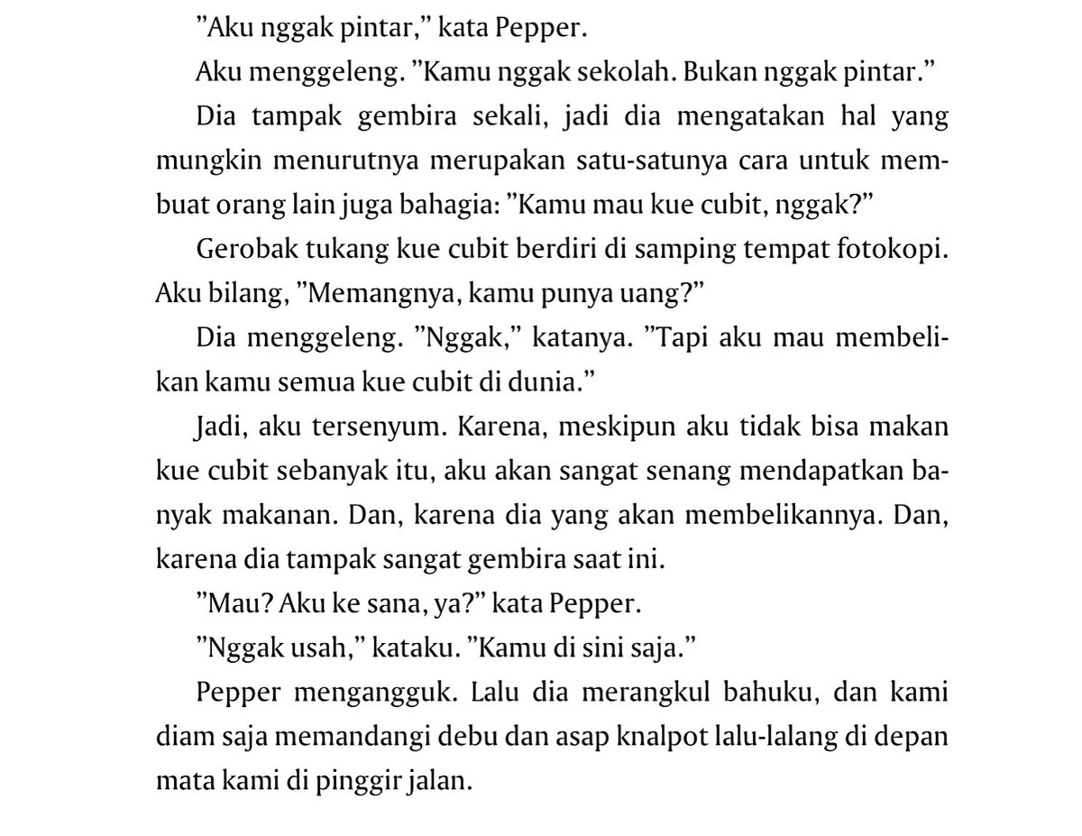 Q581975's tweet photo. hari ini aku ngga belajar, seharian ini aku baca buku ini. TERUS BAGUS BGT AJAHSJHSJS 😭😭 aku baru baca setengah, dan aku suka bgt sama sikap tokoh cowoknya… aku spoil dikit part fav aku https://t.co/oBRXD777Lp