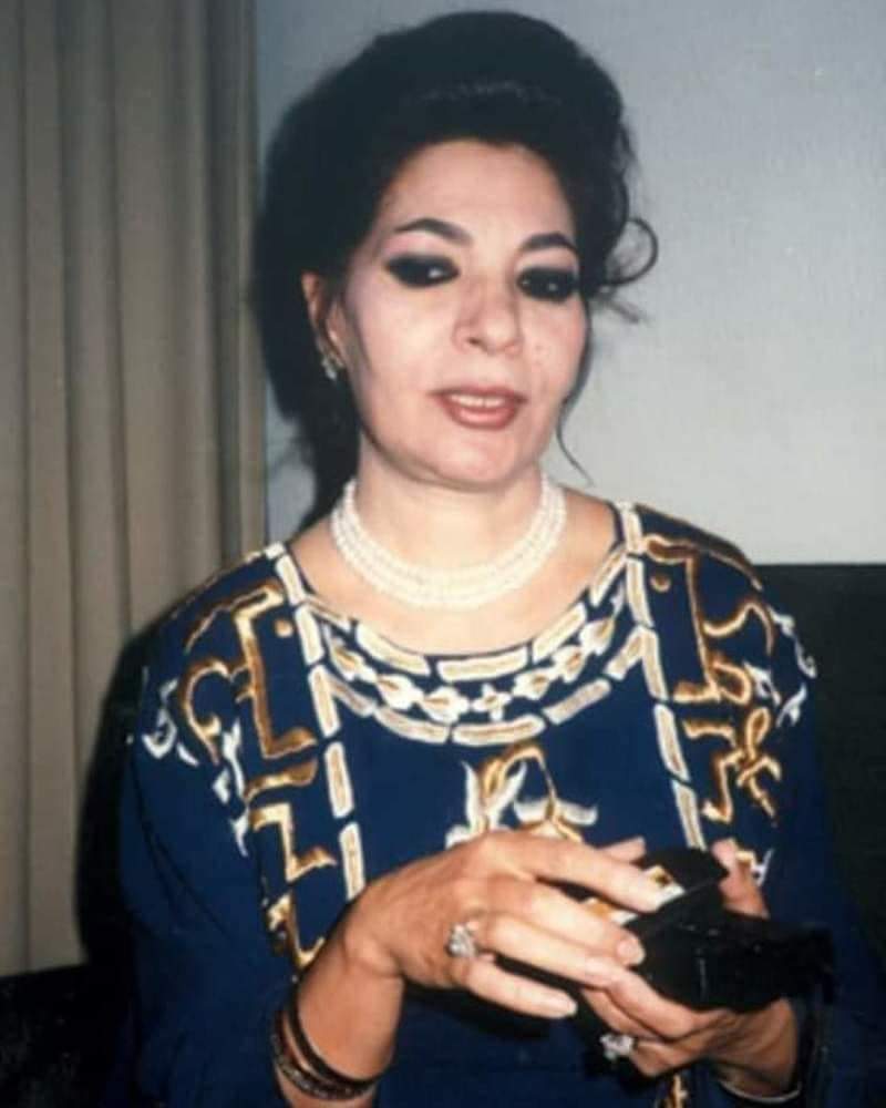 1srlrs's tweet photo. (هلا)و(عيوني) بلادي رضاها
وازكى القرى للضيوف قراها

بلادي ويملؤني الزهو اني
لها انتمي وبها اتباهى

لان العراقة معنى العراق
ويعني التبغدد عزا وجاها

اغني لبغداد تصغي القلوب
وألفي دموع الحنين صداها

وإن قلت بغداد اعني العراق
الحبيب بلادي باقصى قراها
رحمك الله https://t.co/g8KU7IESV7