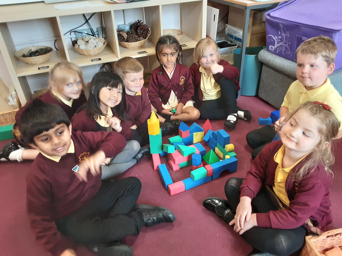 CorngreavesRec's tweet photo. This afternoon, we worked together as a team to talk about and build a special room #discoveryRE https://t.co/9kqMo6QAy6