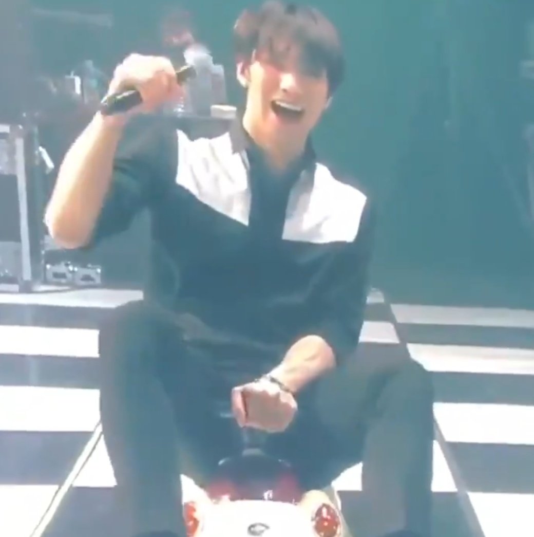 hes having an olivia rodrigo moment 
#ROCKY #라키 #아스트로 <a href="/offclASTRO/">ASTRO 아스트로</a>