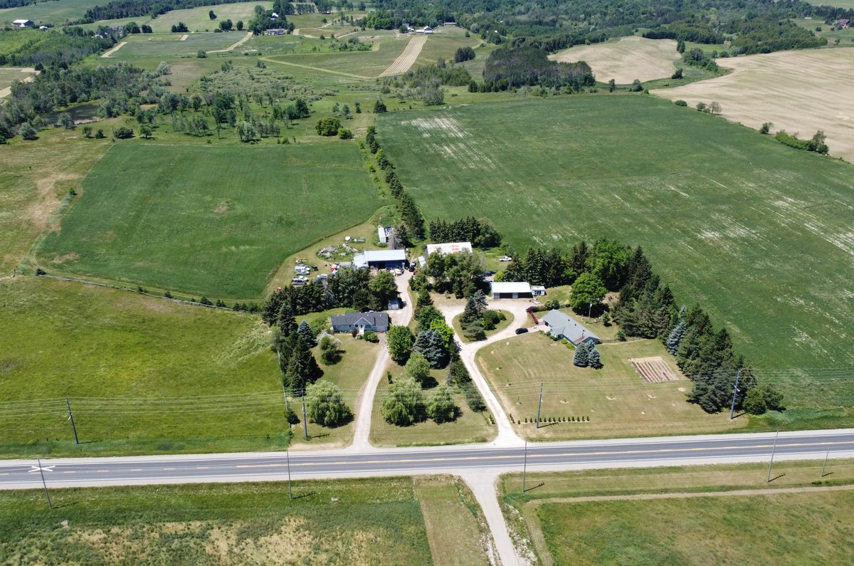 JamieMcRemax's tweet photo. 🔥HOT NEW LISTING🔥
9030 County Rd 10 Essa
$2,149,900
More info visit: https://t.co/kkg0oRgE4V
#JamieMcGinty #Remax #RemaxHallmark #NewTecumseth #Alliston #Allistonhomes #Beeton #Cookstown #RealEstate #Realtor #ForSale #JustListed #NewHome #HouseHunting #HomeSale #HomesForSale https://t.co/nN0Se82ZO8