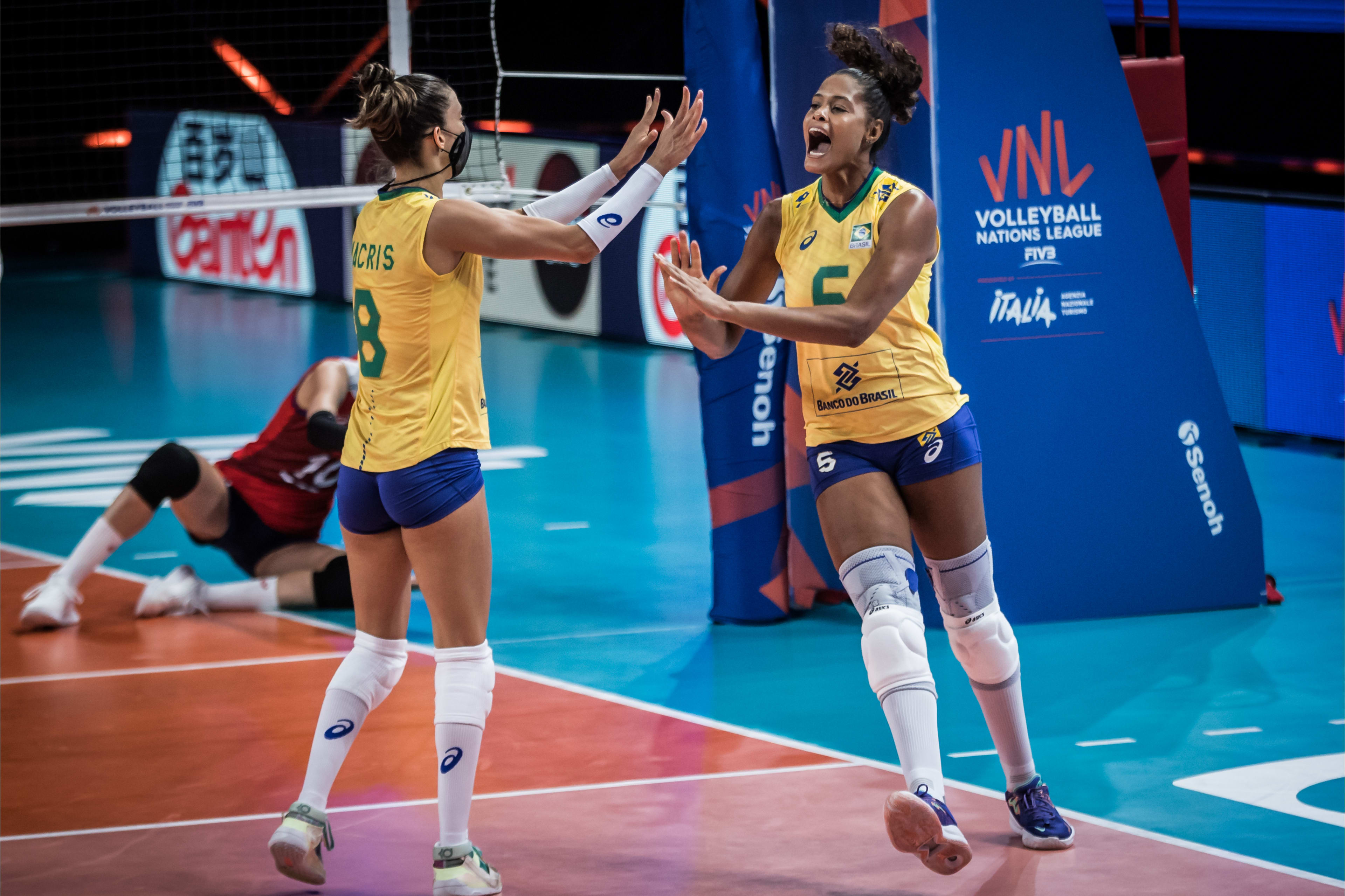 Seleção feminina de vôlei se garante na semifinal da Liga das Nações