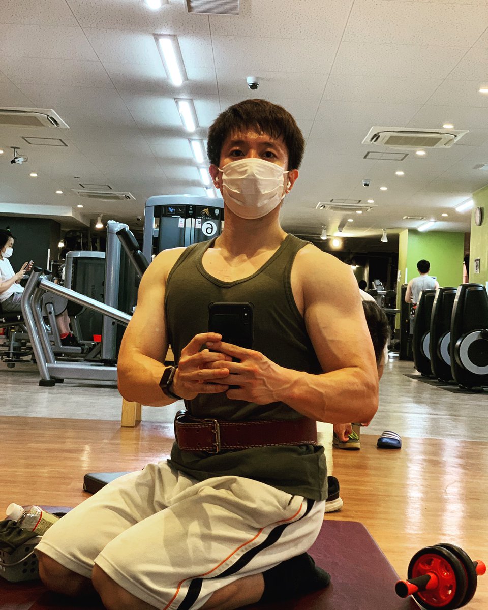 salaryM_kintaro's tweet photo. 久しぶりに投稿
腕成長してます
体重 81.60kg
前回比 +0.80kg
合計減量 -9.40kg(2020/05/18〜)
#晒しダイエット #396日目 #day396 #サラリーマン筋太郎 #筋トレ #workout #diet #禁酒 #プロテイン #protein #selfie #ダイエット #anytimefitness #myprtein #fitfes #beforeafter https://t.co/Uio59v9CvK