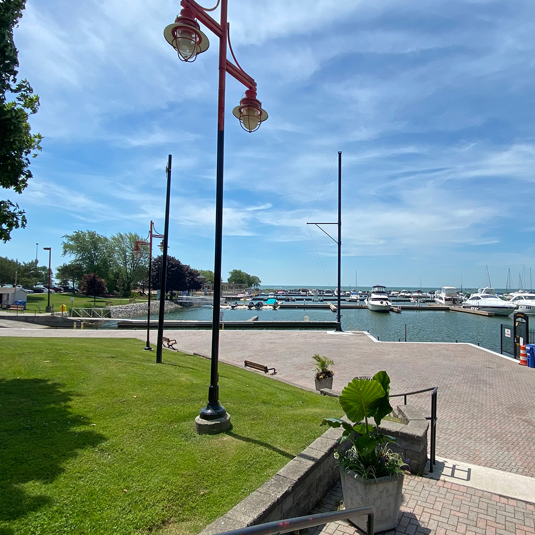 The Lakeside Marina and Promenade are a perfect example of #GreenhouseGoodness. A great spot for outdoor activities and family fun, <a href="/LakesidePro/">Lakeside Produce</a> sponsored the marina in 2020, with funds being used to maintain and upgrade facilities. #CdnAg #OntAg