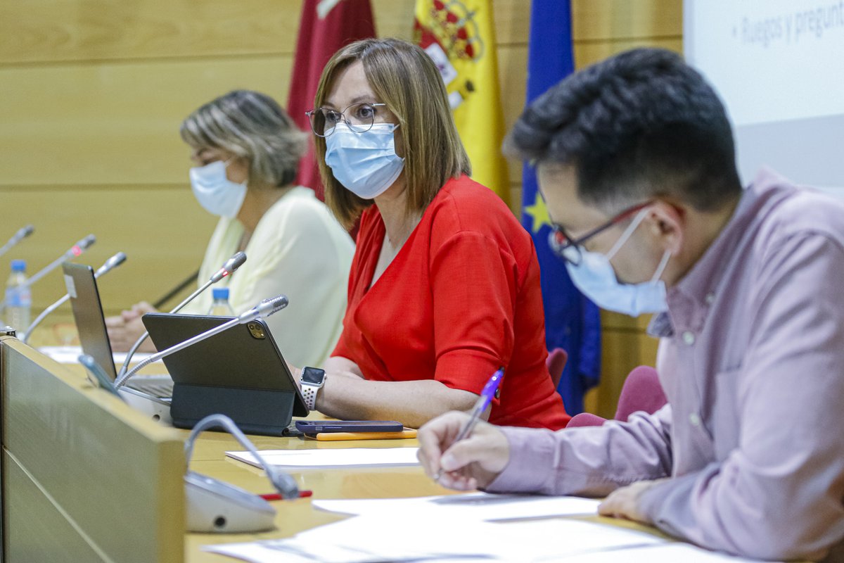 VicepresidenRM's tweet photo. El Foro de la Inmigración de la Región de Murcia ha aprobado hoy, por mayoría, una #DeclaracionInstitucional para "expresar ante la sociedad murciana su rotunda #condena de los episodios racistas acaecidos en los últimos días en la Región. https://t.co/BEMcdtWfLJ