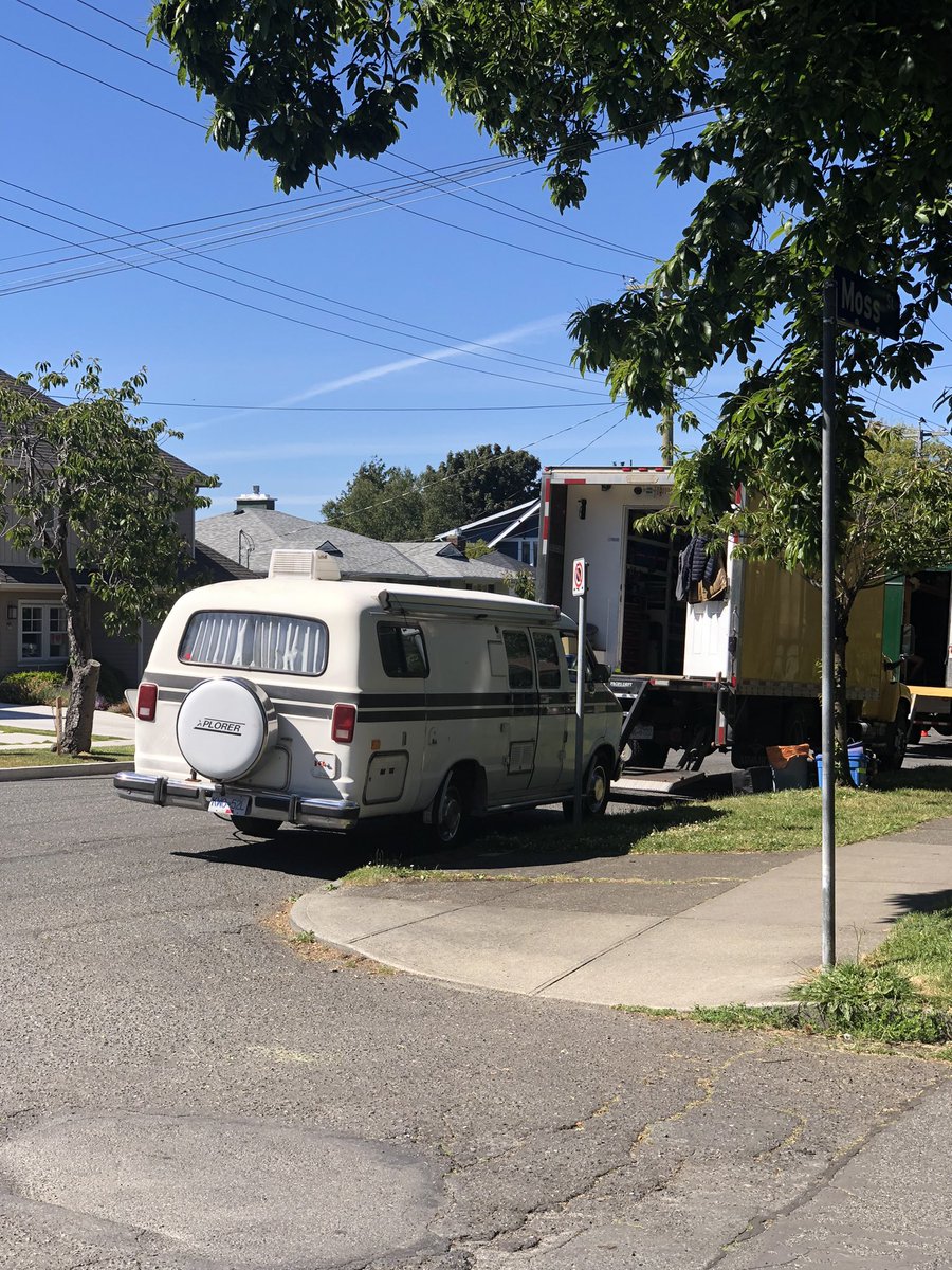 AwaitingJuno's tweet image. At the very least @netflix - do you think you could splurge for a traffic control person to mitigate the hazard caused by creating blind turns onto Moss St during filming #RescuedByRuby???
