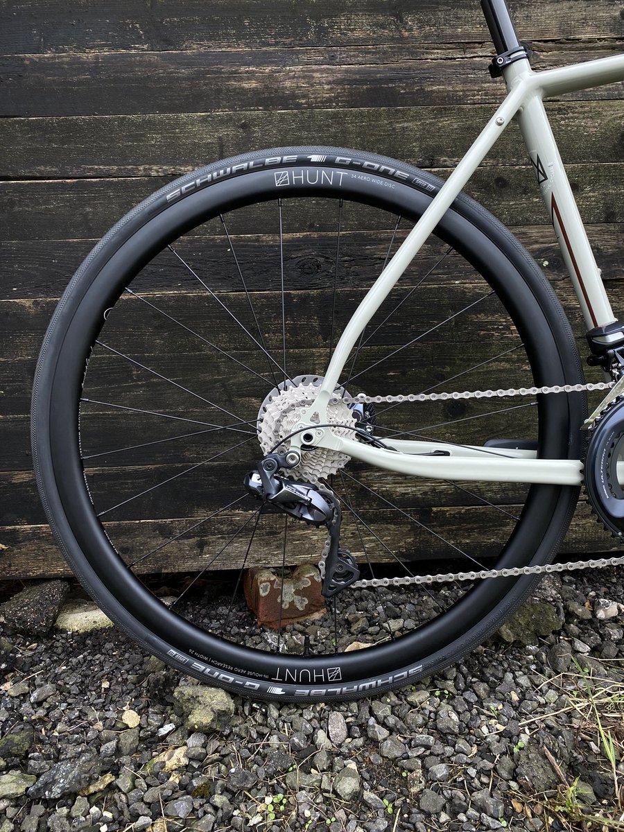 MASON_Cycles's tweet photo. #MasonDefinition LTD Release Vela colourway.
.
#MadeForMiles
. https://t.co/B856Z7VXnY
