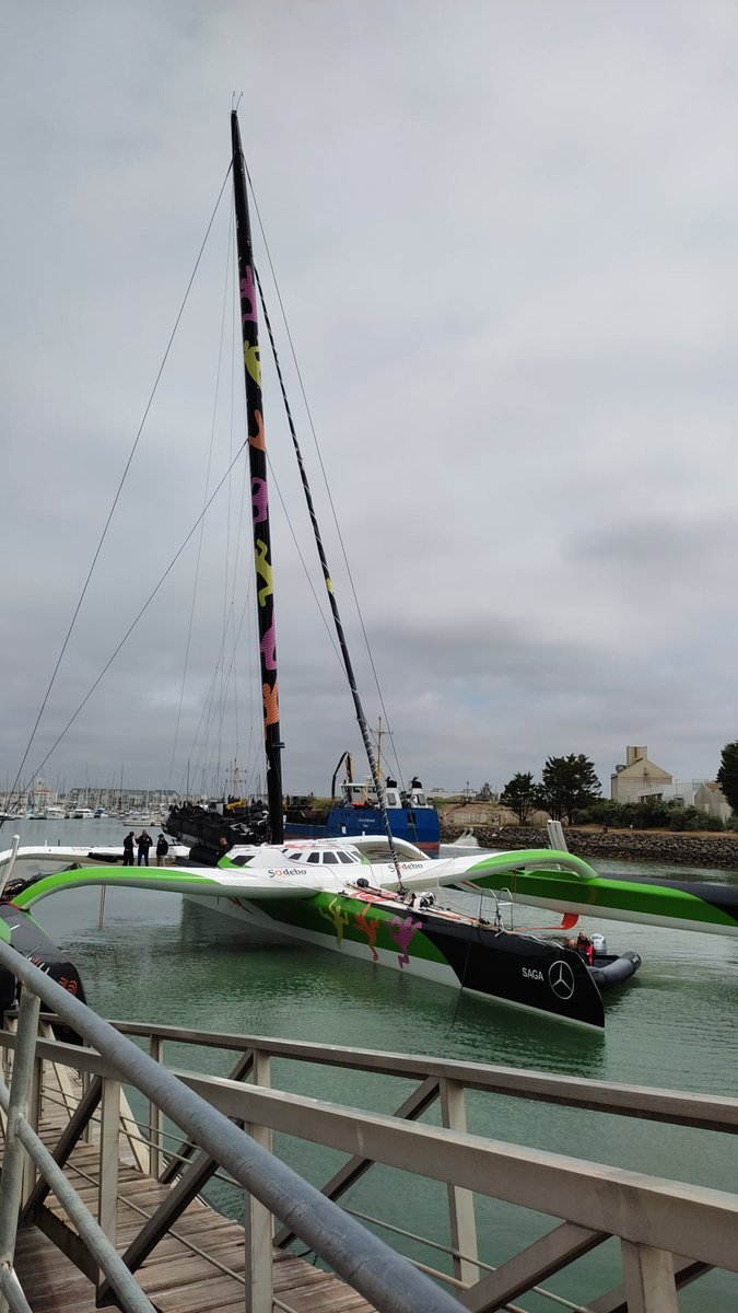 lessables's tweet image. Escale le temps de ce week-end du #maxitrimaran #ultim de 32 mètres de long @Sodebo_Voile à @PortOlona #destinationlessablesdolonne #vendee L’Ultim a prévu de s’aligner au départ de la @TransatJV_fr le 7 novembre prochain