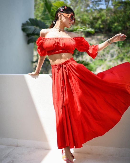 💃🏽❤️&zwj;🔥 https://t.co/om82xLmjqf