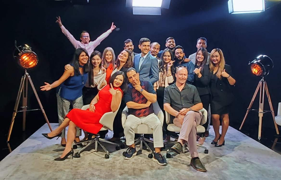 belyndalee's tweet photo. The ascira family, always learning and growing together and most importantly watching out for each other. Have a good weekend family, see you all on Monday. #ascira https://t.co/gItBQH40ZV