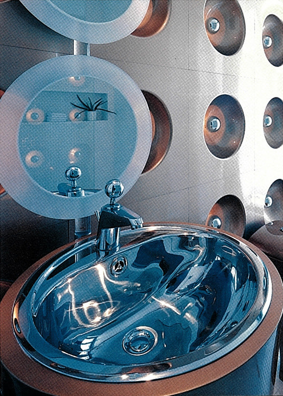 VisualNostalgia's tweet photo. Lenny Kravitz’s house in Miami, designed by Architröpolis (1999) https://t.co/Bc6rDicg8Z