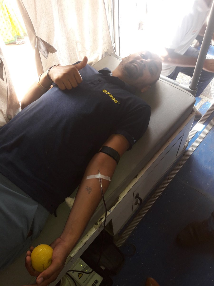 ResponseFounda2's tweet photo. 14 june blood donation camp Organized by Response Foundation Team at Kalyan Colony Thakkarabapa nagar Ahmedabad. https://t.co/FQbFfDAWPE