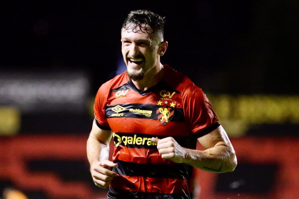 O 🦁 🔴⚫️ ganhou foi? Foi!!! E a gente já vai começar mostrando tudo da vitória do <a href="/sportrecife/">Sport Club do Recife</a> sobre o <a href="/Gremio/">Grêmio FBPA</a> , além dos preparativos do 🐭🔴⚪️ para apagar o Bota🔥 e o início da era Roberto Fernandes na 🐍⚫️⚪️🔴. Se liga agora na <a href="/TVTribunaPE/">TV Tribuna PE</a> pelo canal 4.1, You Tube ou Face.