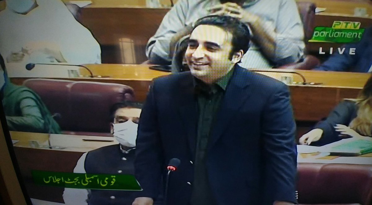 HeerSoho's tweet photo. ایک چیز کا کریڈٹ پی ٹی آئی کو جاتا ہے، کہ پاکستان کی تاریخ میں گدھوں کی تعداد میں ریکارڈ اضافہ ہوا۔ 
@BBhuttoZardari https://t.co/Dt6BBK88Sr