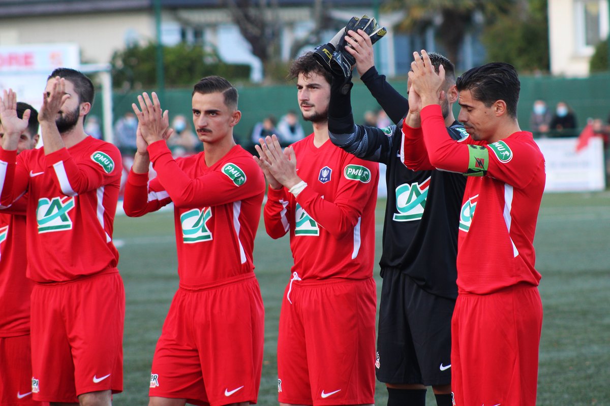 MaladrerieCaen's tweet photo. ⚔️ Match amical, ce soir, face à Bourguébus Soliers FC pour les joueurs de Frank Dechaume. 

⏱️ Coup d'envoi à 19h30 au stade Joseph Déterville !

🍟 Entrée gratuite et restauration sur place ! https://t.co/aWzznvZtNg