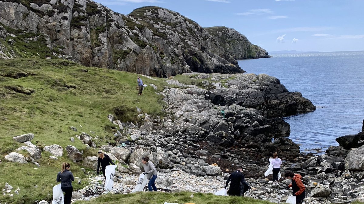 Even in our little corner of the Outer Hebrides waste gets washed ashore, so today the Isle of Harris Distillery team held a shore clean to keep our island pristine. #MillionMileClean