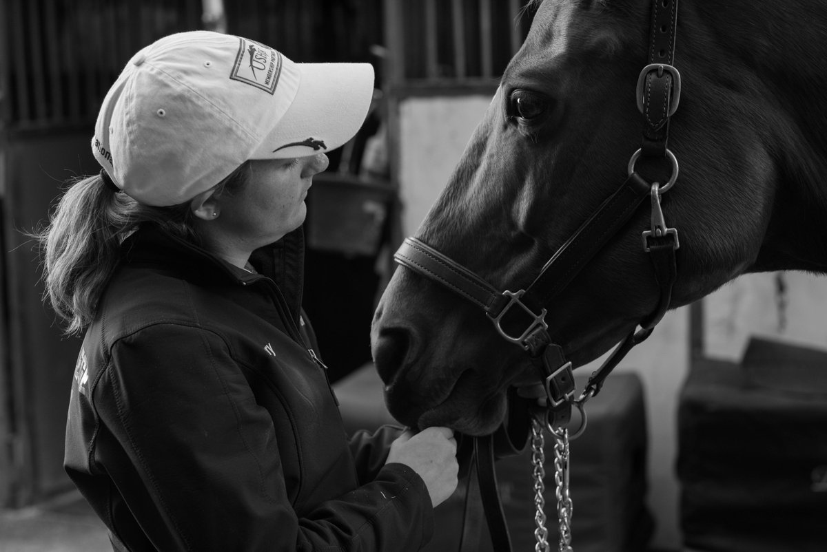 WIHS's tweet photo. Pre-show pep talks❤️
📷Vivianne Peckham
#wihs #wihs2016 #horseshow #peptalk https://t.co/vQkWWxecYP