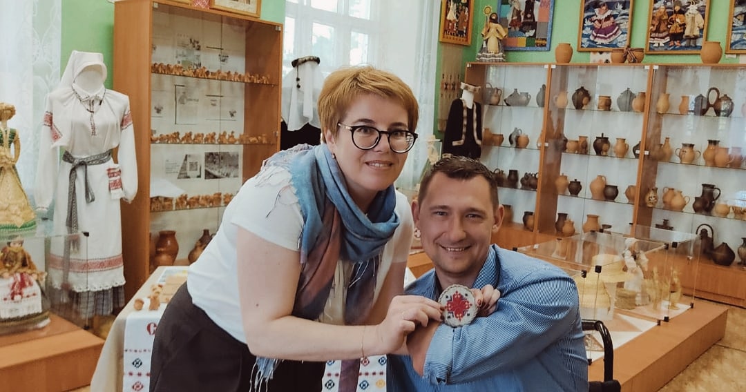 18 июня 2021 года, в рамках реализации культурного проекта «Жывая нітка традыцый», Сенненский Дом ремёсел посетил Алексей Талай — известный белорусский паралимпиец, общественный деятель, мотивационный тренер и бизнесмен.