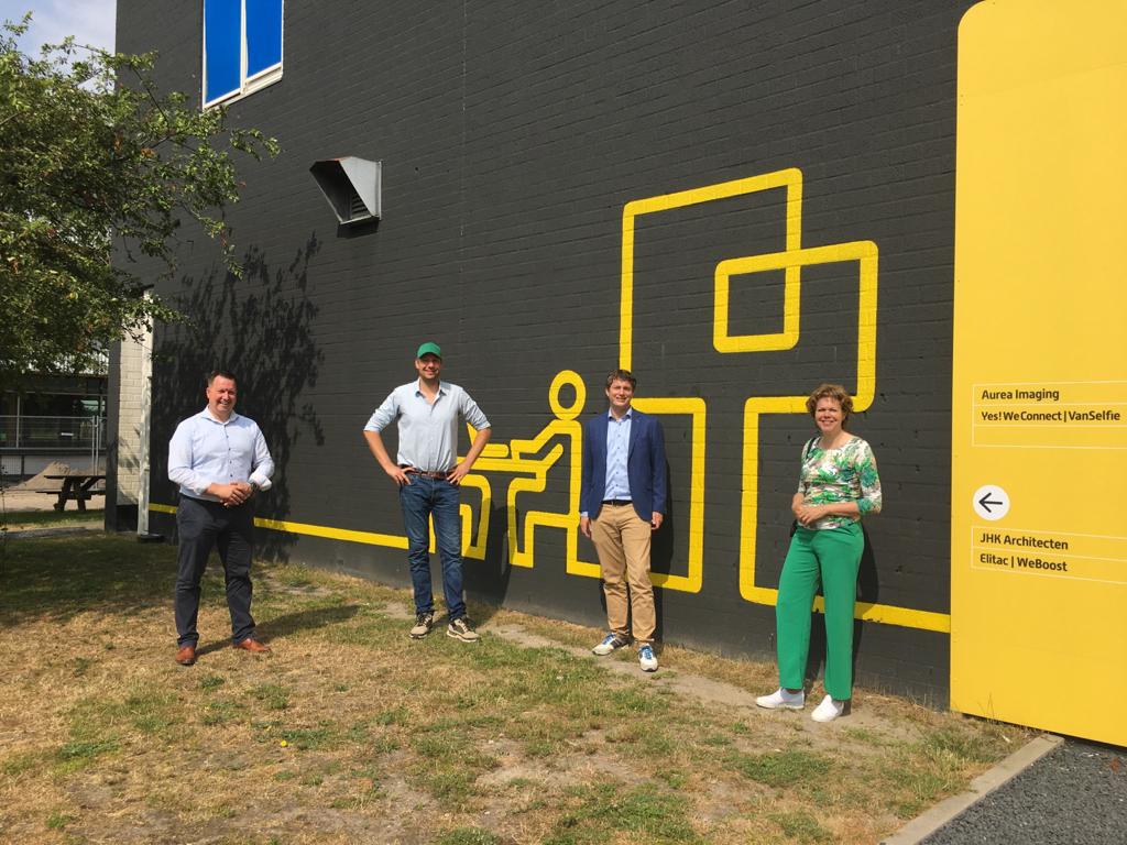 Vanmiddag was voorzitter <a href="/IngridThijssen/">Ingrid Thijssen</a> samen met <a href="/jongmanagement/">JongManagement_VNO-NCW</a> en op werkbezoek in Utrecht. 

Hier bracht zij een bezoek aan <a href="/ElitacWearables/">Elitac Wearables</a> en <a href="/Aurea_Imaging/">Aurea - The Crop Intelligence Company</a>. Twee prachtige voorbeelden van jonge, innovatieve bedrijven. Binnenkort meer over dit bezoek..

#vnoncw