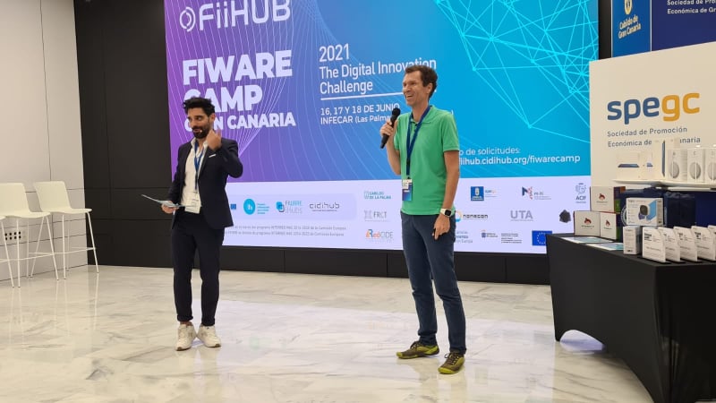 fimac_fiihub's tweet photo. Comienzan la presentaciones de los proyectos desarrollados en #FIWARECHALLENGE, aplicando tecnologías @FIWARE 
Presenta su propuesta el equipo SAFEMALL!!! (Mentorizados por Modesto Castrillón)
#FIWARECAMPGranCanaria
 @fimac_fiihub se financia con fondos #FEDER #INTERREGMAC #CE https://t.co/7gRKQVDiQS