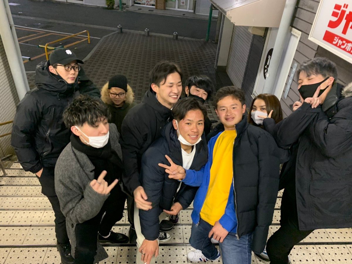 ldh_k_ryu's tweet photo. なんでもええけど
とりあえず遊びたいし
居酒屋でお酒飲みたいです
明日も14時間勤務頑張ります
あと三日頑張ったら三連休🙁 https://t.co/RLUGaAYYVi