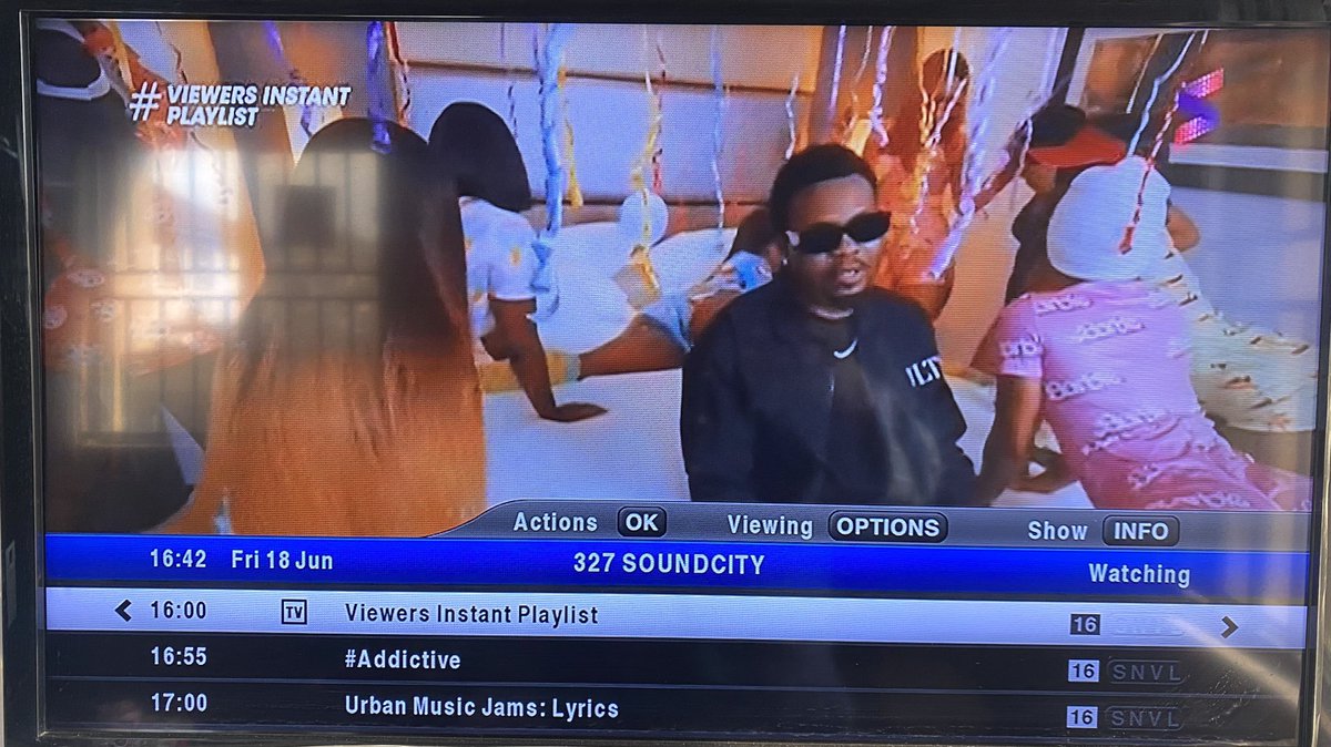 MMLTPromotions's tweet photo. #Nowplaying @idjenimoney #Sugardaddy Ft @Olamide on Soundcitytv #ViewersInstantPlaylist cc @iAlhajisneh https://t.co/80cGQRF0gR