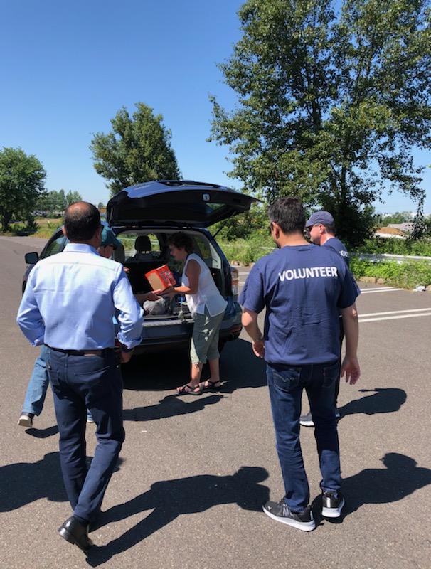 kjohnsonsusko's tweet photo. @suezWATERTECH employees volunteering to help fight food insecurity in our community. @UWBucks makes an enormous impact to those on need! @KevinjCassidy @ralph_erik_X https://t.co/7tQM9zNCGp