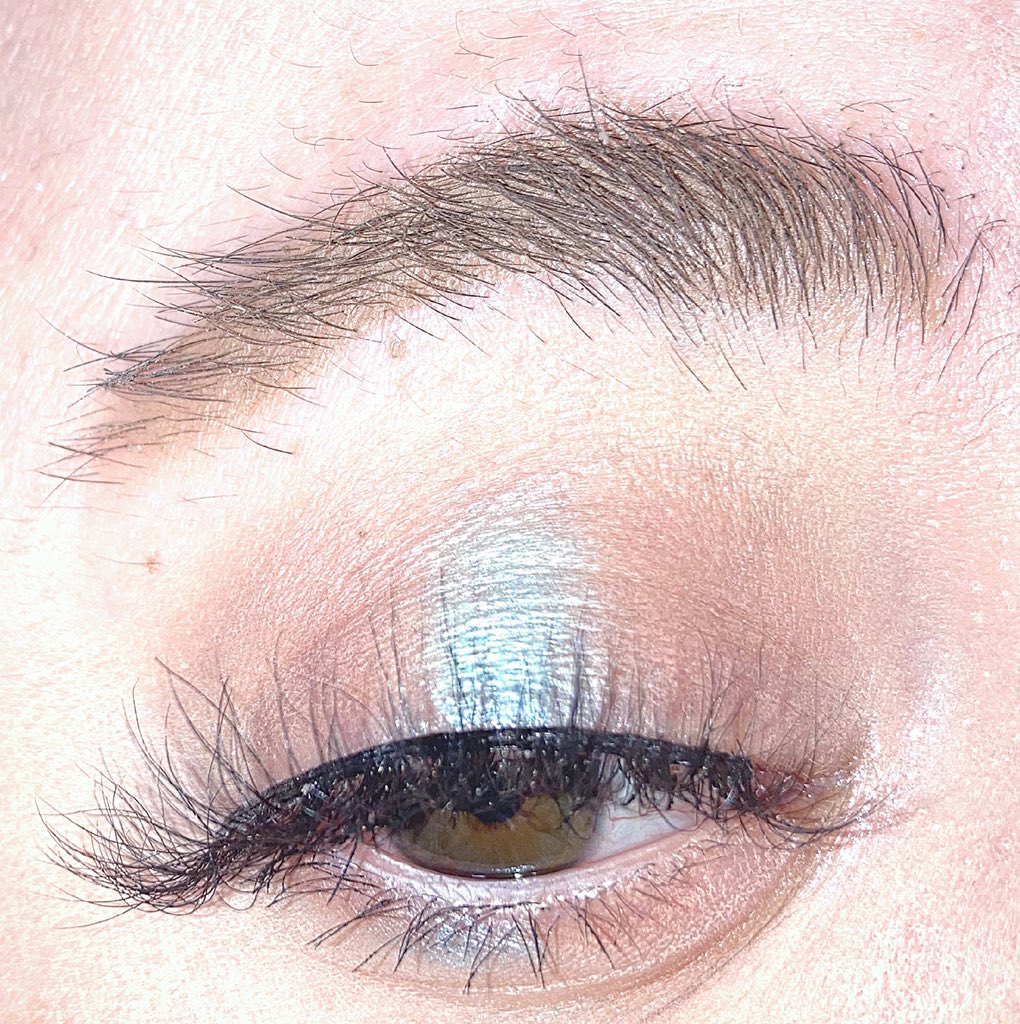 Makeup_Hannah15's tweet photo. Blue π halo π eye! π #motdπ #eyelookoftheday #blueeyeshadow #browneyeshadow #haloeyeshadow #boldlashes #simplebrows #makeupismypassion #makeupobsession https://t.co/nSjKQ91FqY